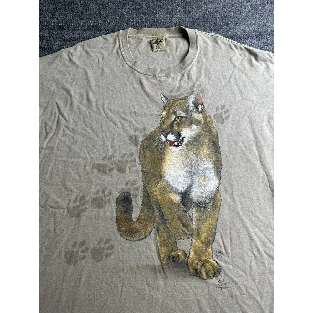 Mens 2003 The Mountain Cougar Wildlife Graphic T-Shirt Made in Honduras, Size 2X